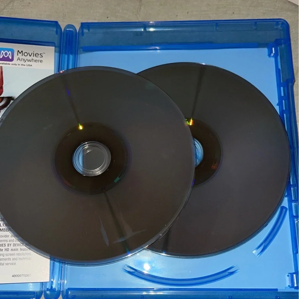 It Chapter Two Blu-Ray - Picture 2 of 4